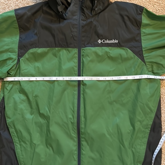 Green Columbia Windbreaker - Picture 2 of 6
